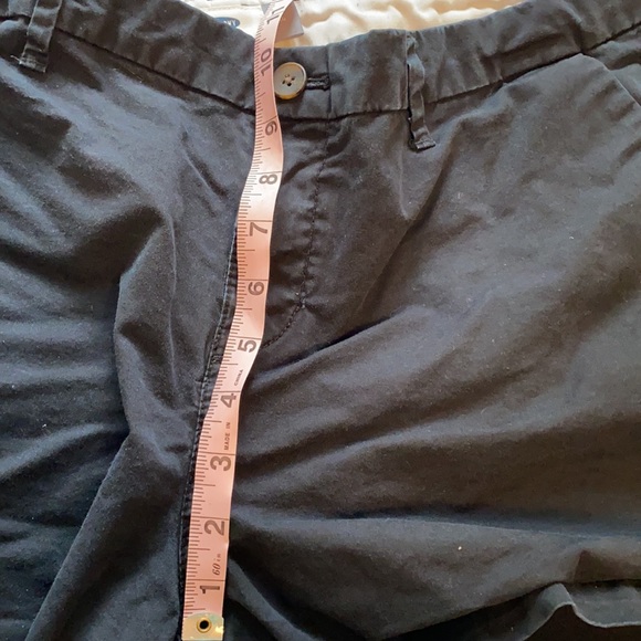 Women’s Classic Old Navy Shorts 14 - Picture 4 of 5